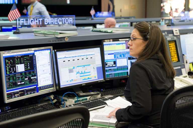 NASA Seeks Next Flight Directors for Human Spaceflight Missions