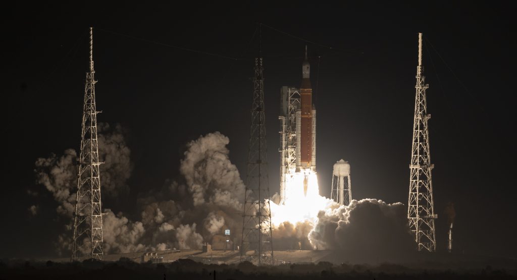NASA’s Space Launch System rocket carrying the Orion spacecraft launches on the Artemis I flight test, Wednesday, Nov. 16, 2022, from Launch Complex 39B at NASA’s Kennedy Space Center in Florida. NASA’s Artemis I mission is the first integrated flight test of the agency’s deep space exploration systems: the Orion spacecraft, Space Launch System (SLS) rocket, and ground systems. SLS and Orion launched at 1:47am ET from Launch Pad 39B at the Kennedy Space Center.
Credits: NASA/Bill Ingalls
