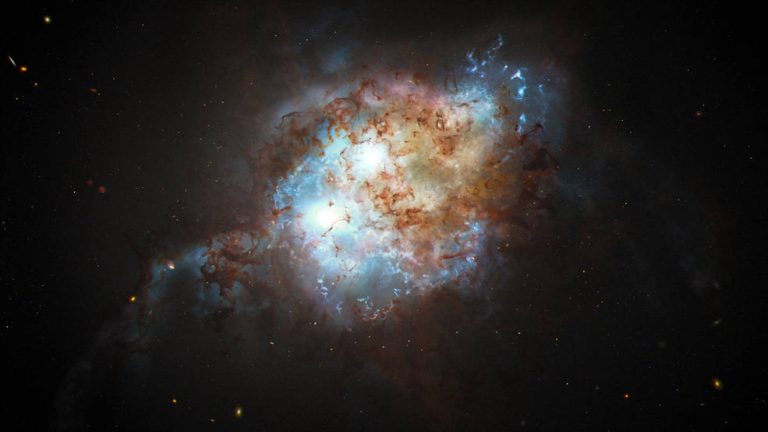 Hubble Unexpectedly Finds A Double Quasar In The Distant Universe