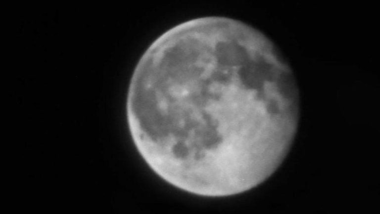 Flat, Pancake-sized Metalens Images Lunar Surface In An Engineering FirstPenn StateFlat, Pancake-sized Metalens Images Lunar Surface In An Engineering First