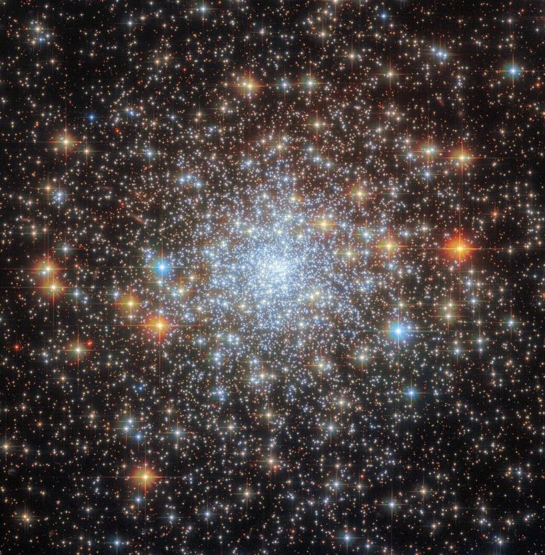 Hubble Glimpses A Glitzy Galactic Cluster